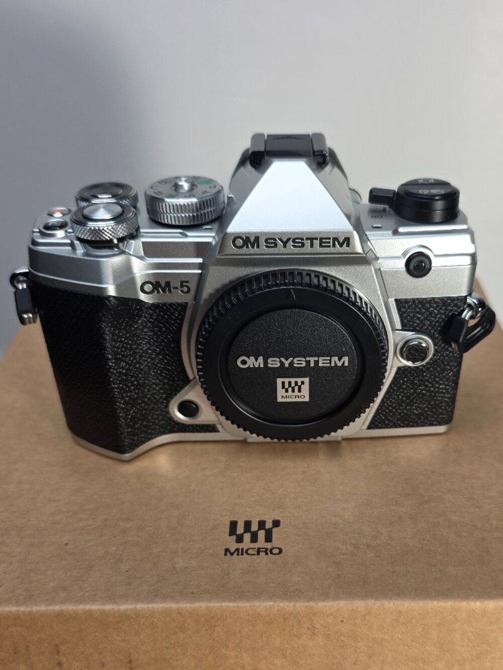New OM SYSYEM OM-5 in Silver Micro Four Thirds (MFT) Mirrorless Camera Body